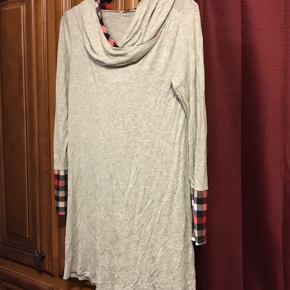12 PM Mon Ami tunic with hood